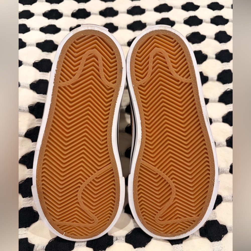 Nike Court Legacy Sneakers. Size 10C. Brand new, never been worn, no box. - Picture 7 of 7